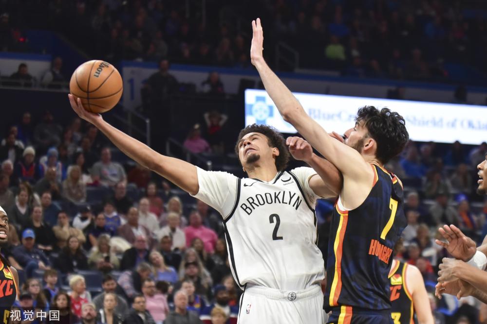 这使得他在 这使得他在