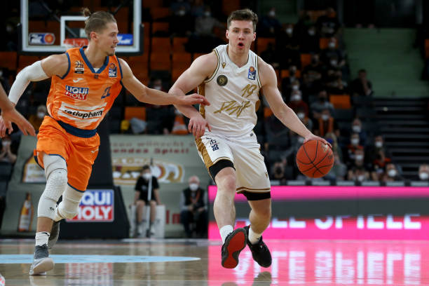 表现无疑会 表现无疑会